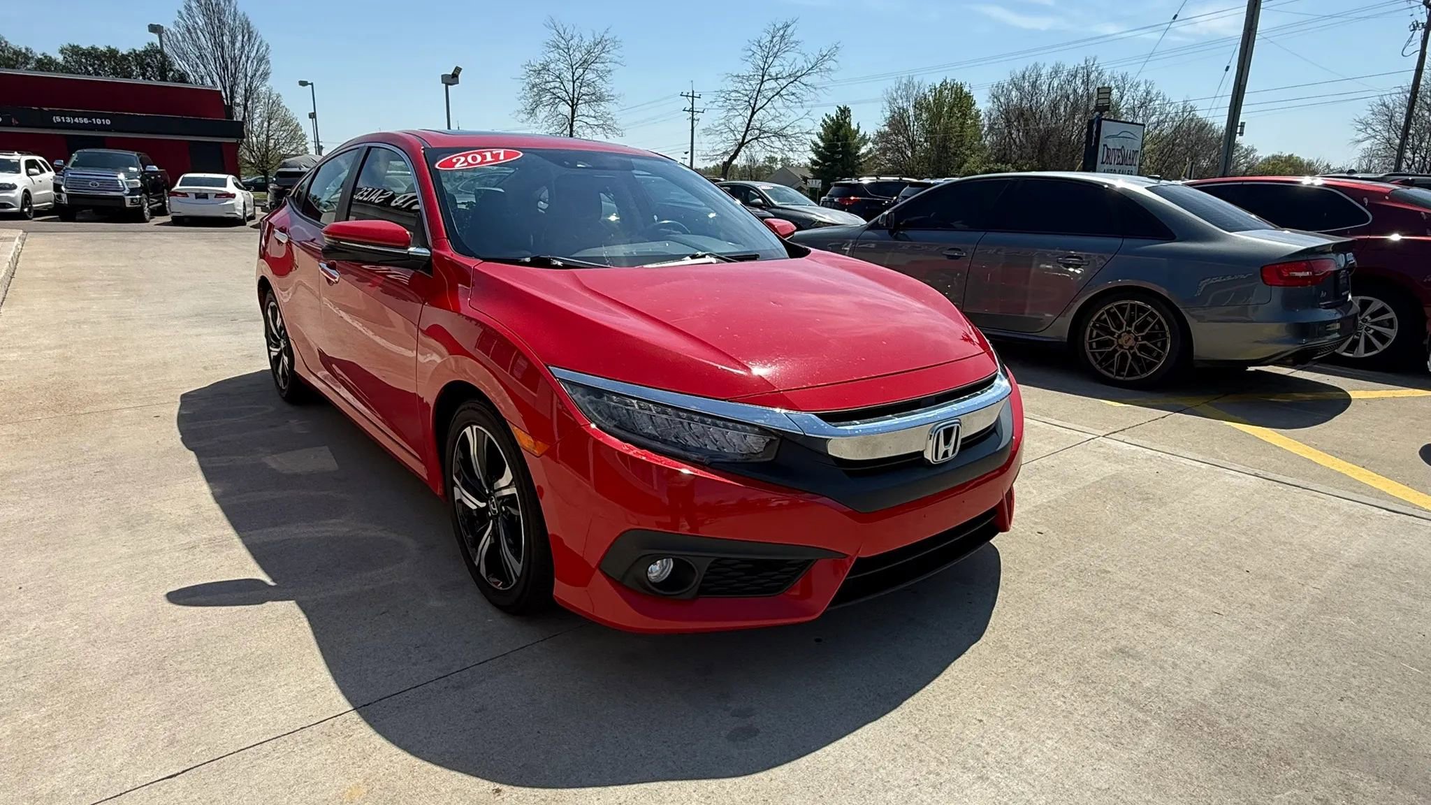 Used 2017 Honda Civic Touring image 2