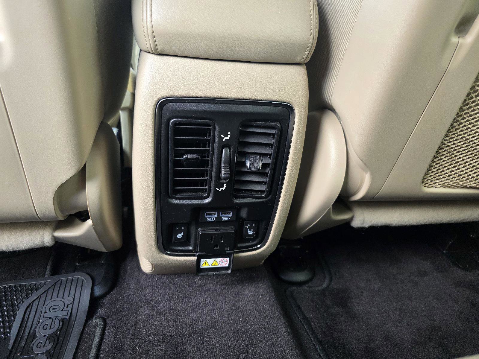 Used 2018 Jeep Grand Cherokee Limited w/ Luxury Group II image 24