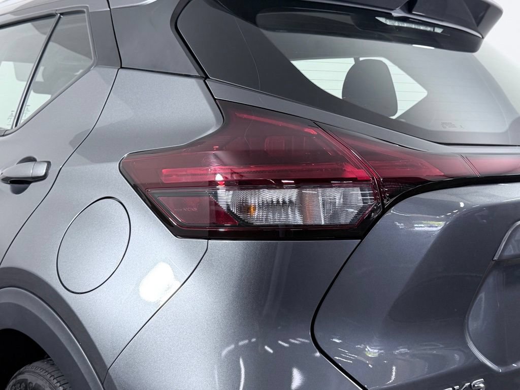 Used 2024 Nissan Kicks SV w/ Interior Electronics Package FWD image 9