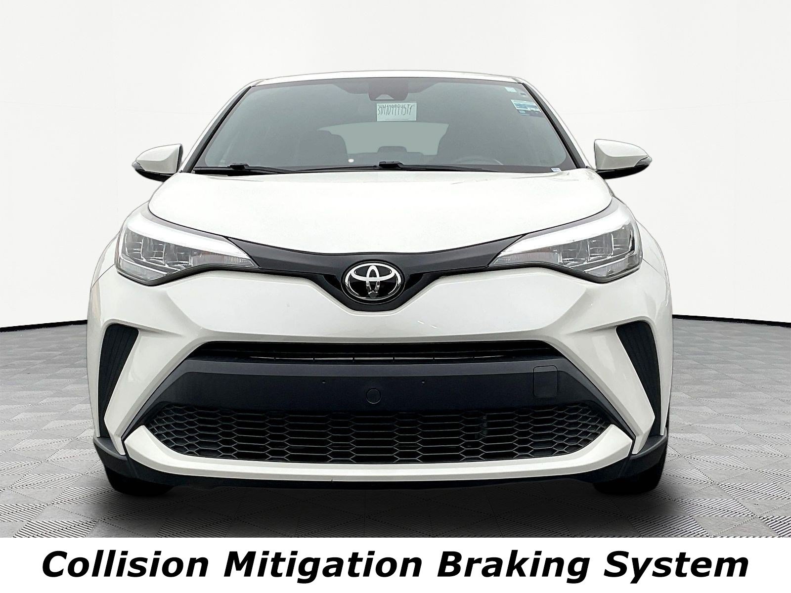 Used 2021 Toyota C-HR XLE FWD image 2