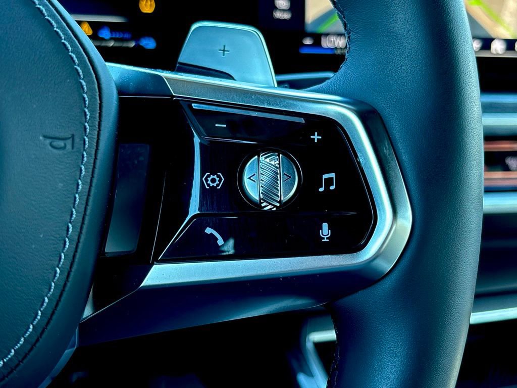 Used 2025 BMW 750e xDrive 750e xDrive w/ Premium Package image 23