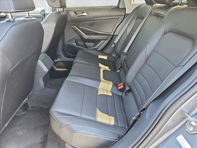 Used 2023 Volkswagen Jetta SE w/ Panoramic Sunroof Package FWD image 17