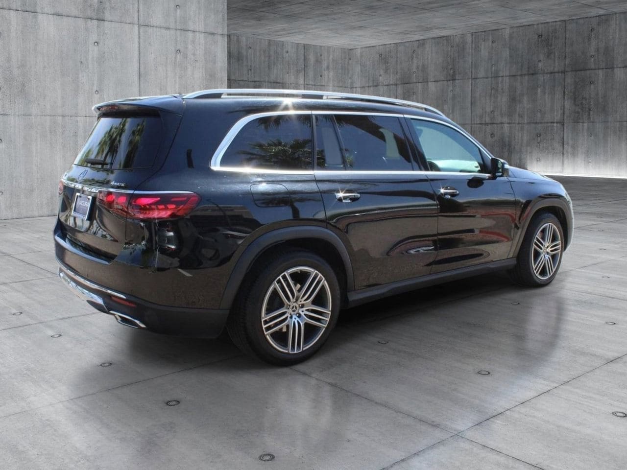 Used 2024 Mercedes-Benz GLS 450 4MATIC image 5