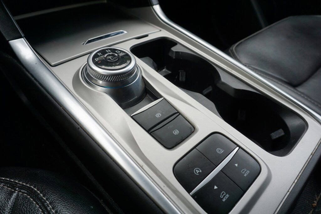 Used 2024 Ford Explorer Limited image 19