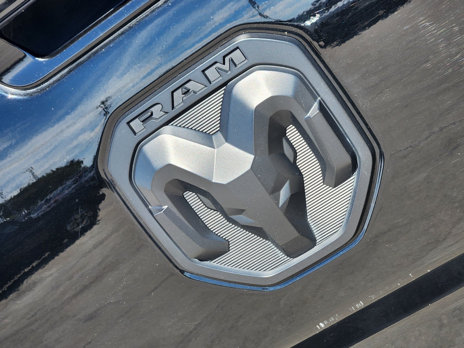 Used 2024 RAM 2500 Laramie w/ Night Edition AWD/4WD image 9