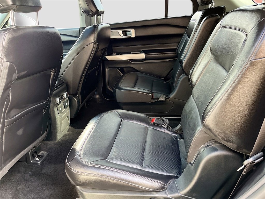 Used 2022 Ford Explorer Limited w/ Equipment Group 301A image 26