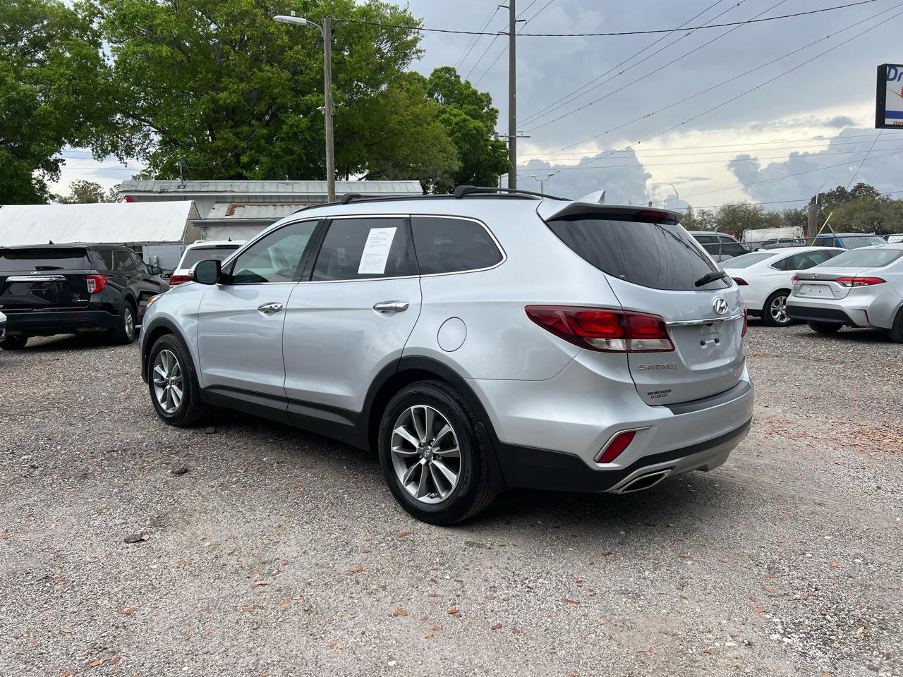 Used 2017 Hyundai Santa Fe SE w/ SE Premium Package 02 FWD image 5
