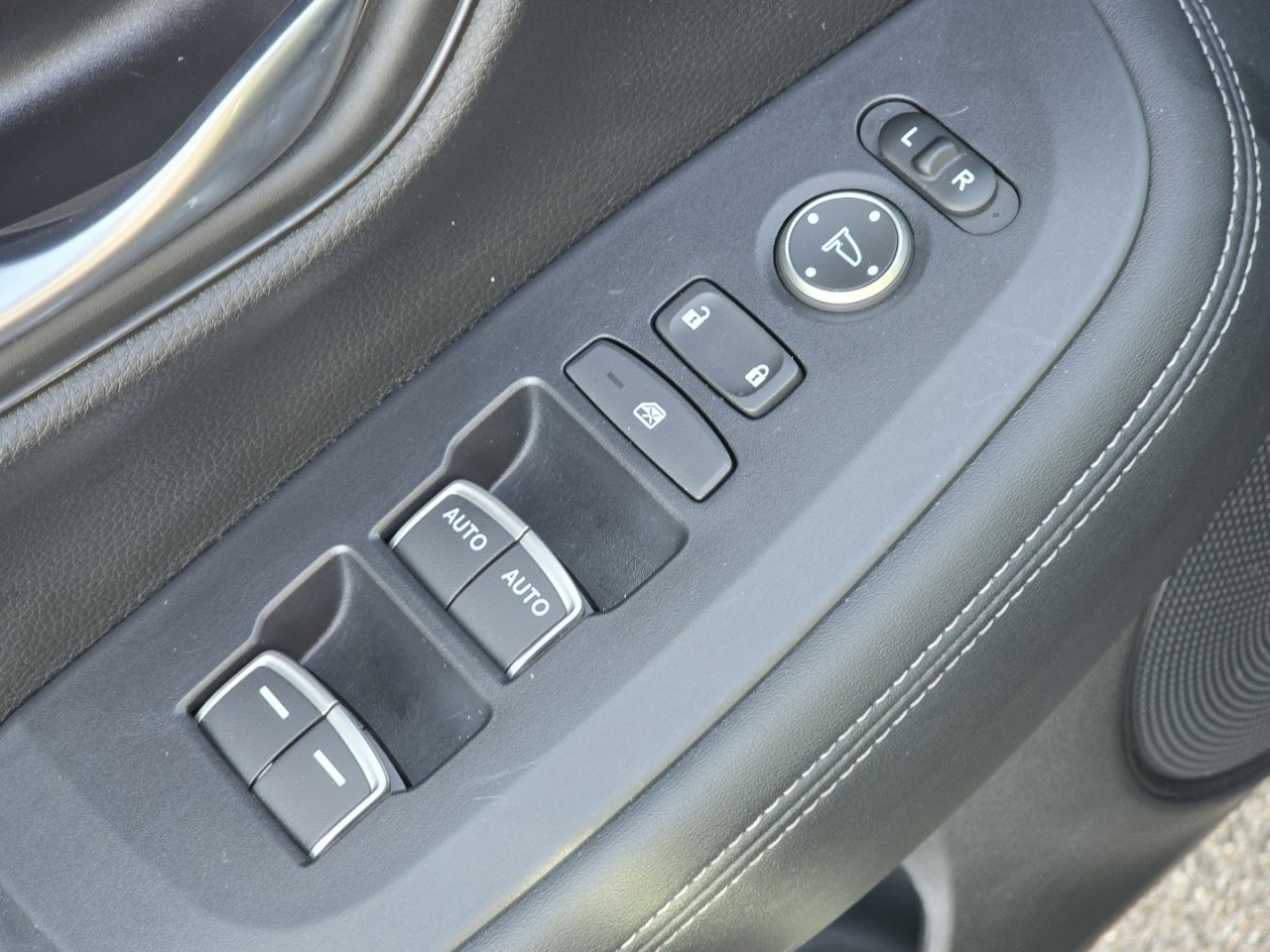 Certified 2024 Honda HR-V EX-L image 25