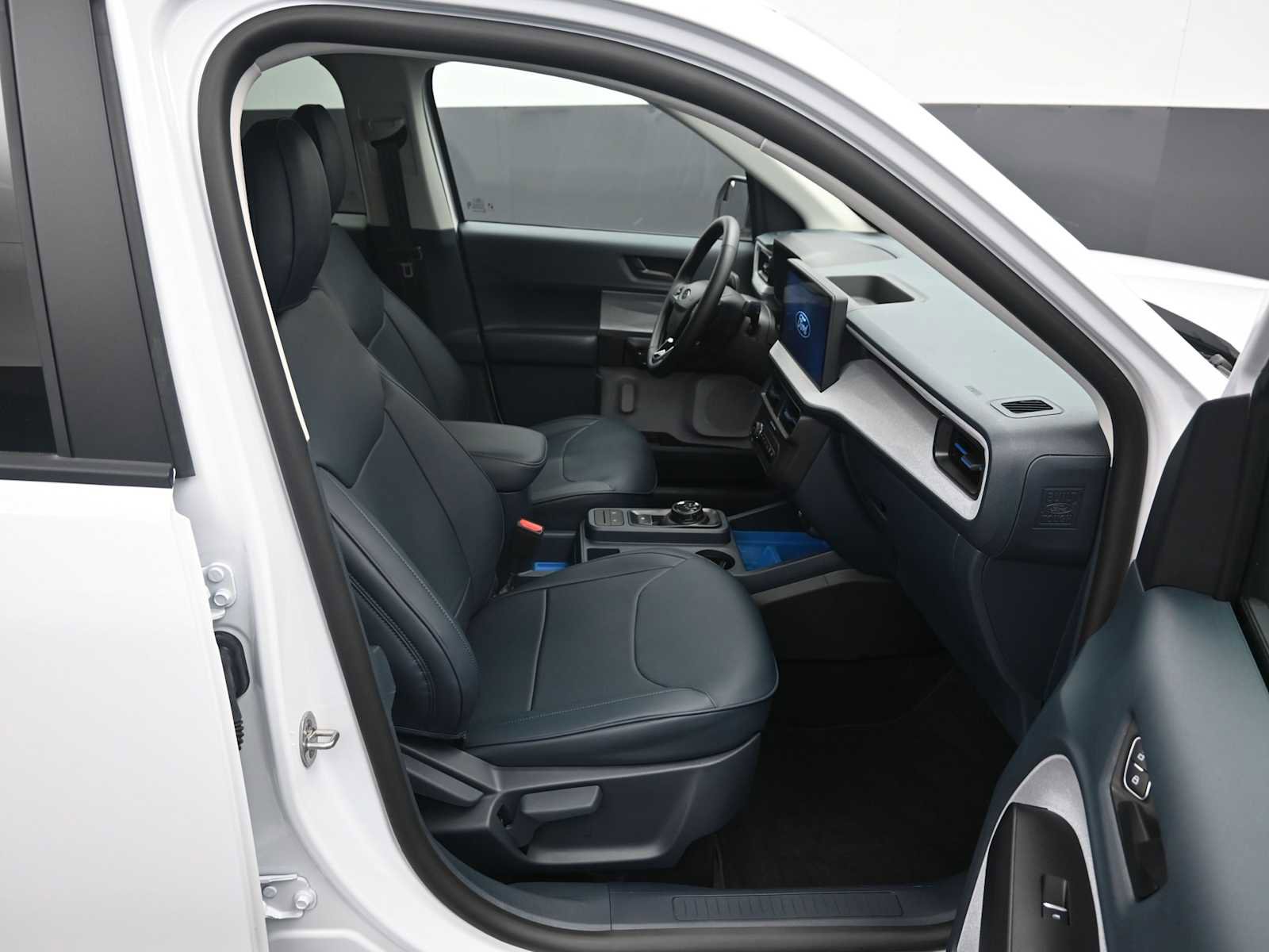 Used 2025 Ford Maverick XLT w/ XLT Luxury Package image 11