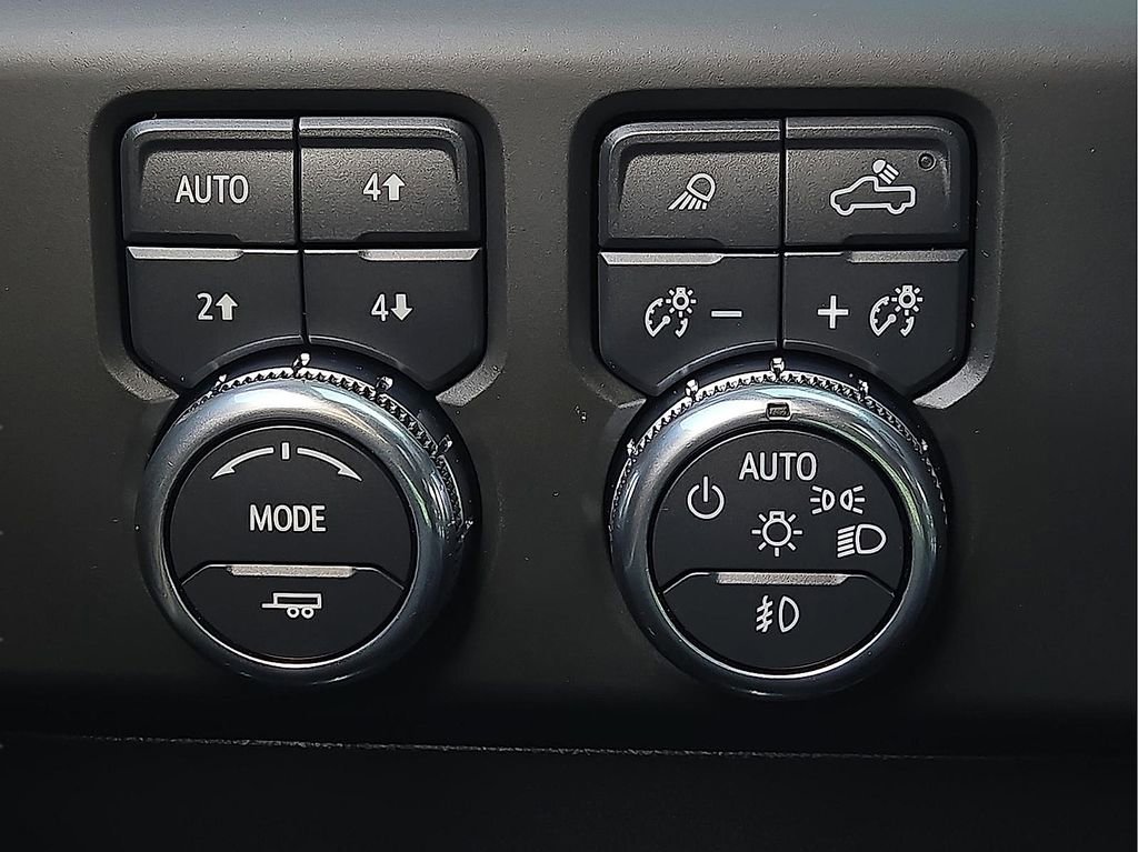 Used 2024 GMC Sierra 1500 AT4 w/ Technology Package image 18