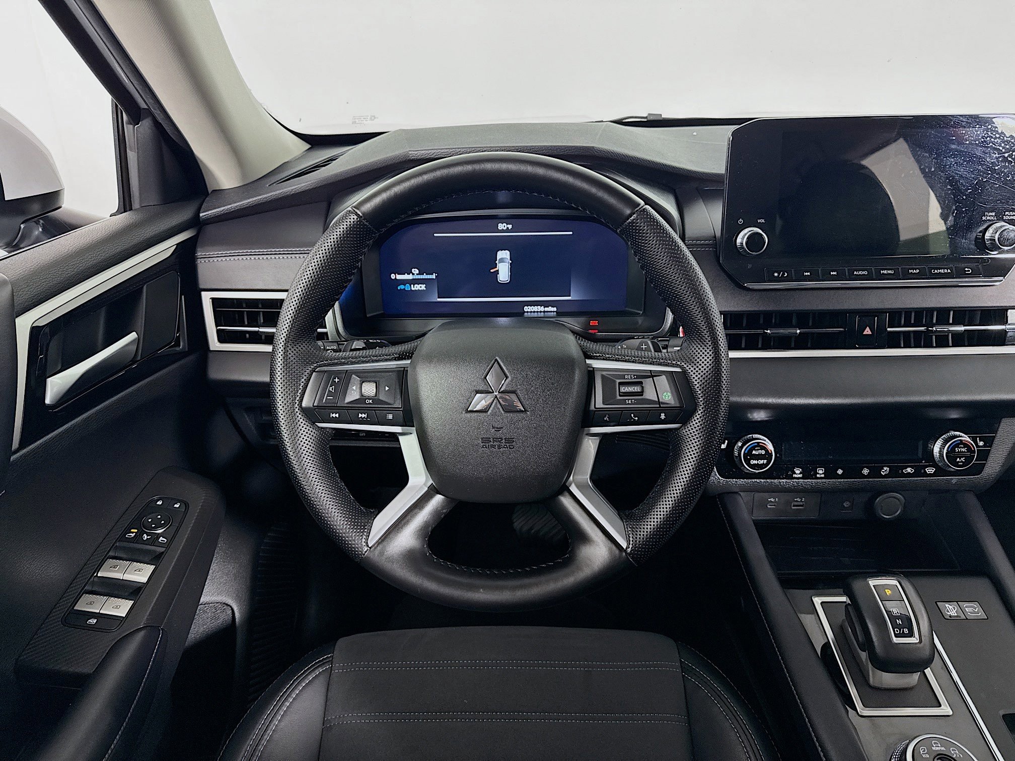 Used 2023 Mitsubishi Outlander 4WD Plug-In Hybrid image 22