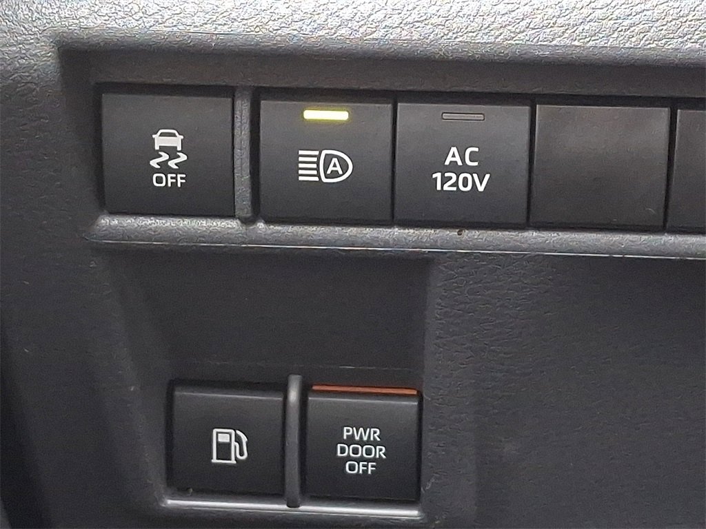 Certified 2024 Toyota Sienna Limited image 23