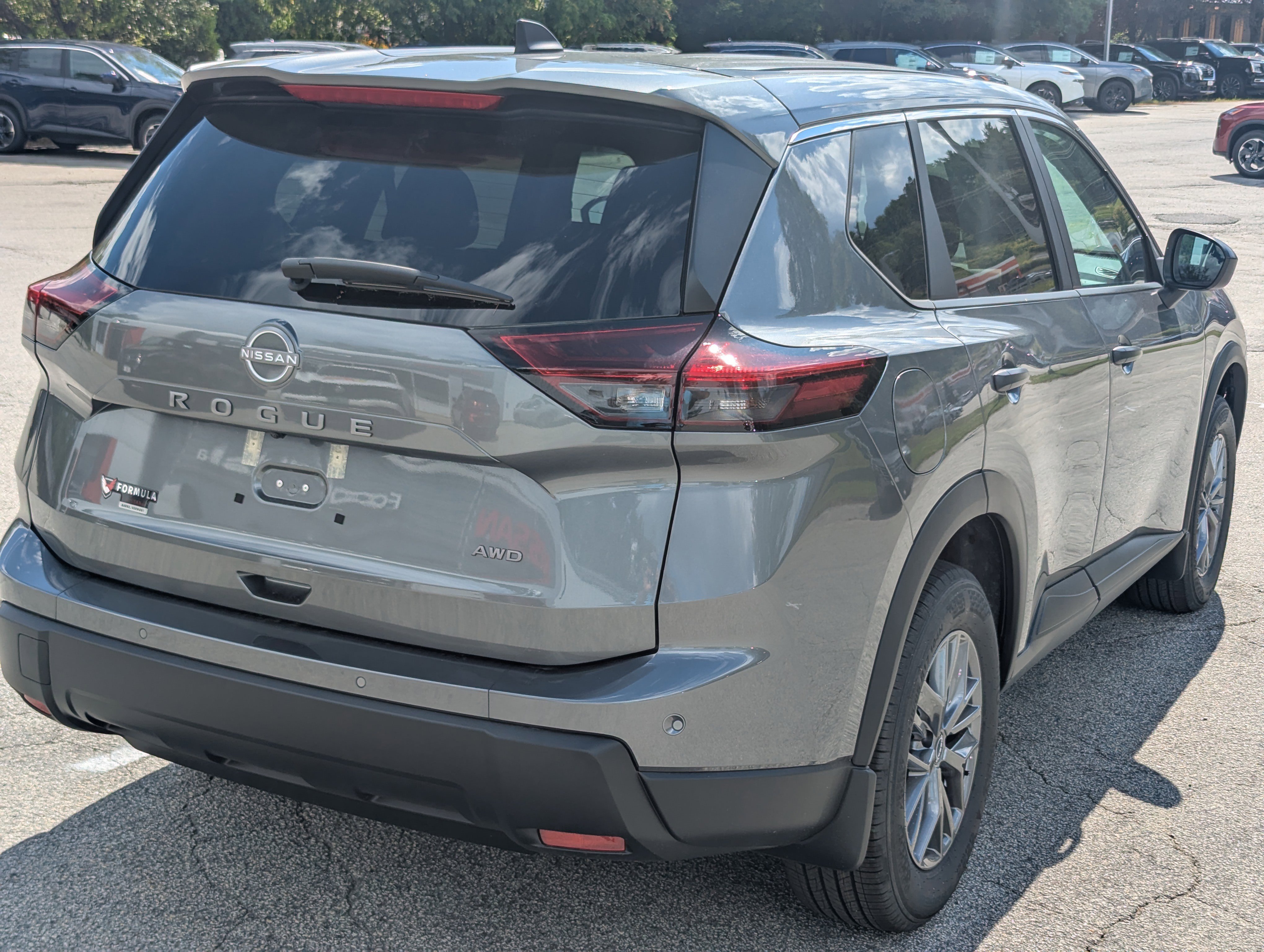 New 2026 Nissan Rogue S image 7