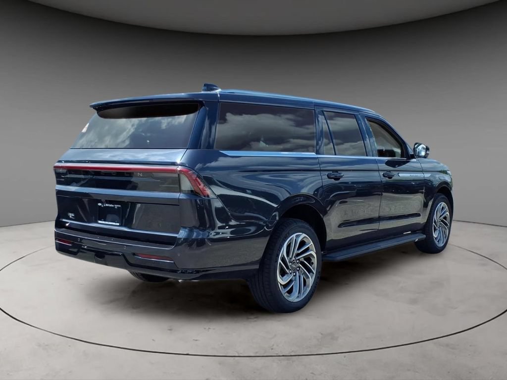 New 2027 Lincoln Navigator L Premier AWD/4WD image 8