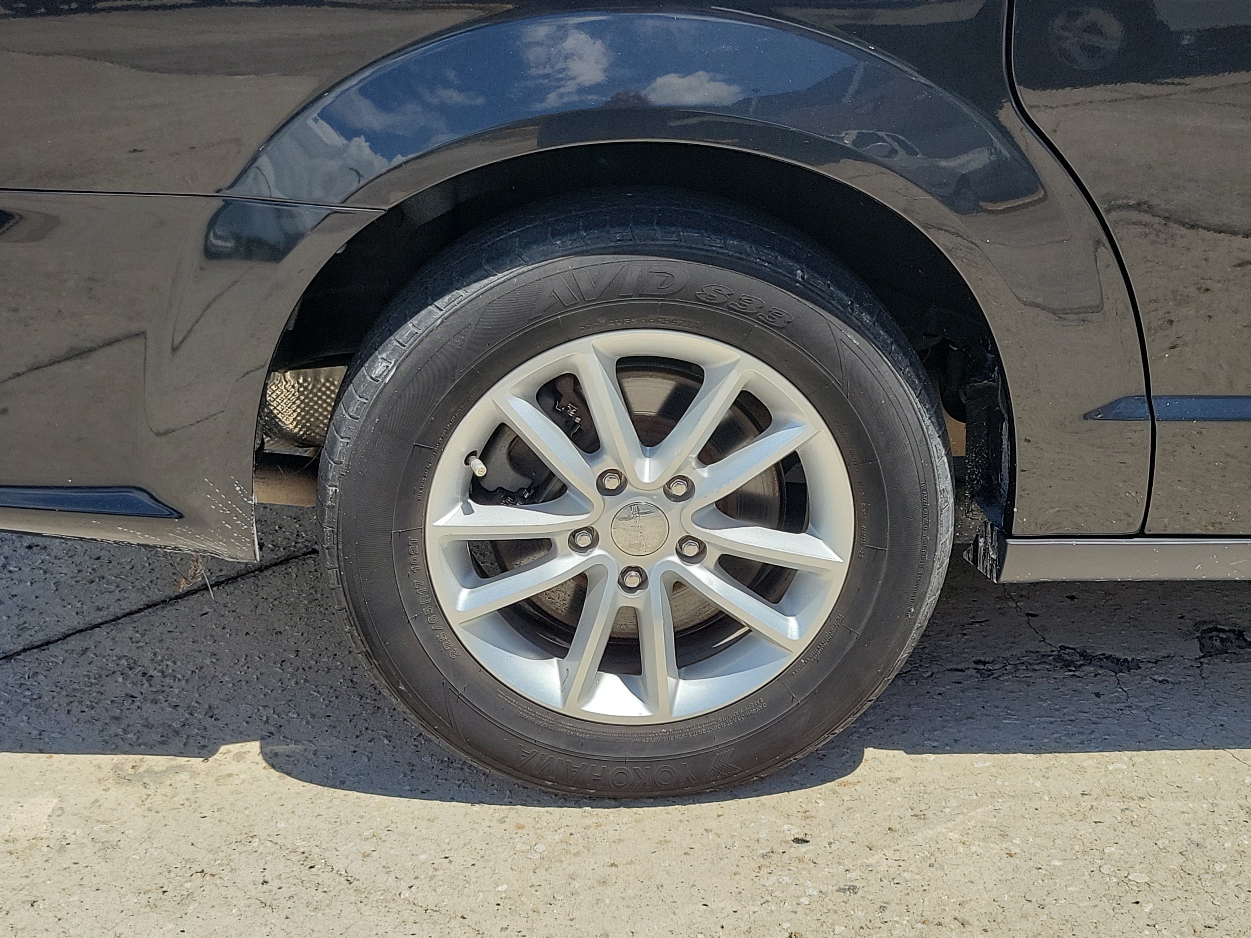 Used 2019 Dodge Grand Caravan SXT FWD image 5