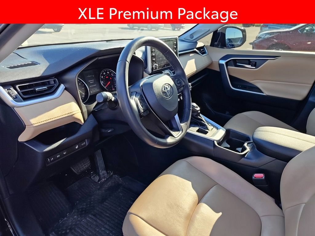 Used 2020 Toyota RAV4 XLE Premium image 8