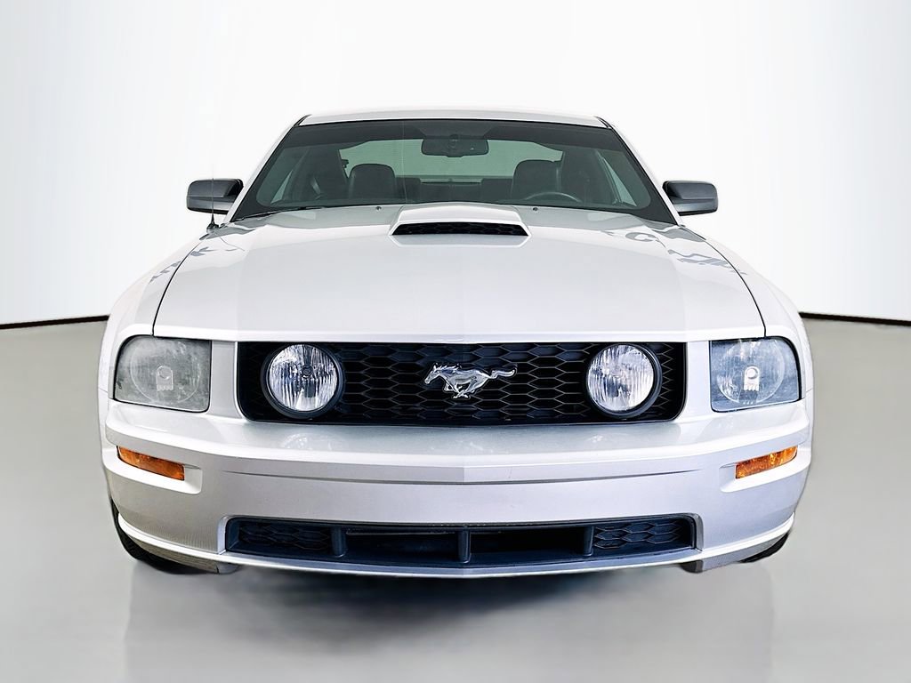 Used 2009 Ford Mustang GT Premium RWD image 2
