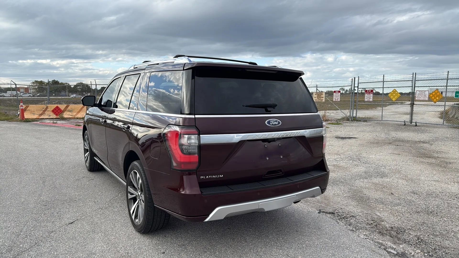 Used 2020 Ford Expedition Platinum image 3