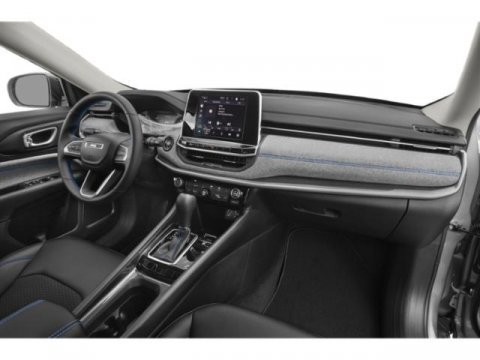 Used 2022 Jeep Compass Latitude w/ Sun and Sound Group AWD/4WD image 18