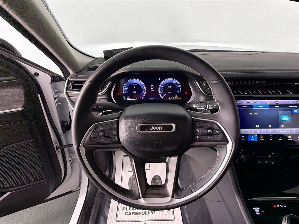 Used 2023 Jeep Grand Cherokee Limited image 11