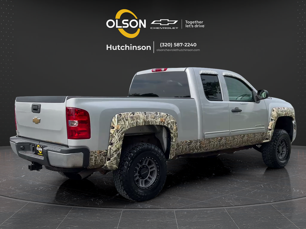 Used 2010 Chevrolet Silverado 2500 LT w/ Interior Plus Package AWD/4WD image 10