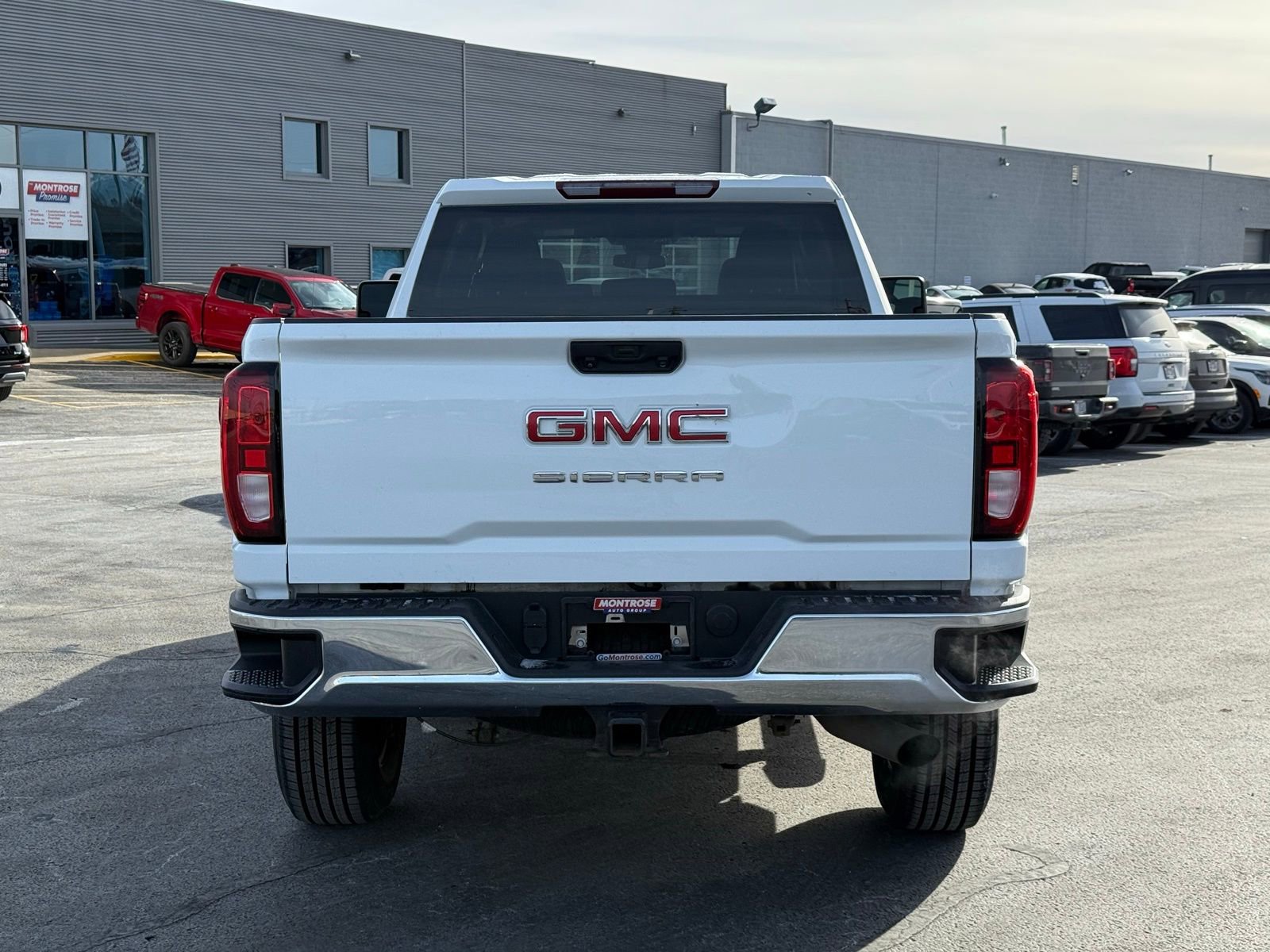 Used 2024 GMC Sierra 2500 Pro w/ Convenience Package image 4