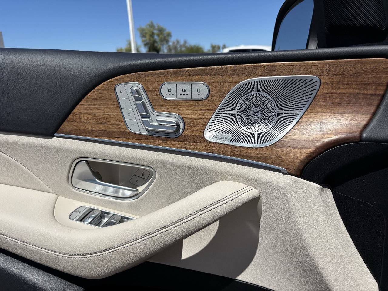 Used 2024 Mercedes-Benz GLS 450 4MATIC image 20