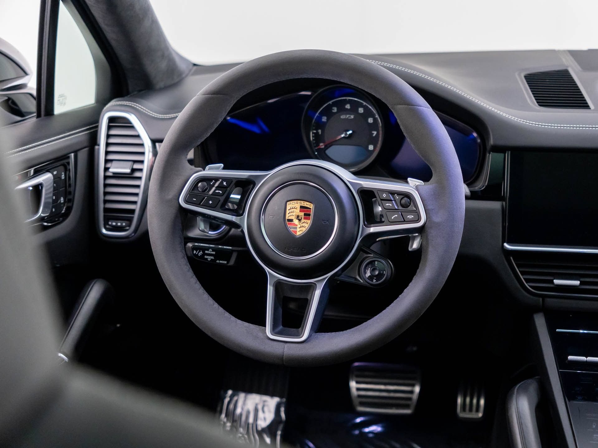 Certified 2022 Porsche Cayenne GTS AWD/4WD image 12