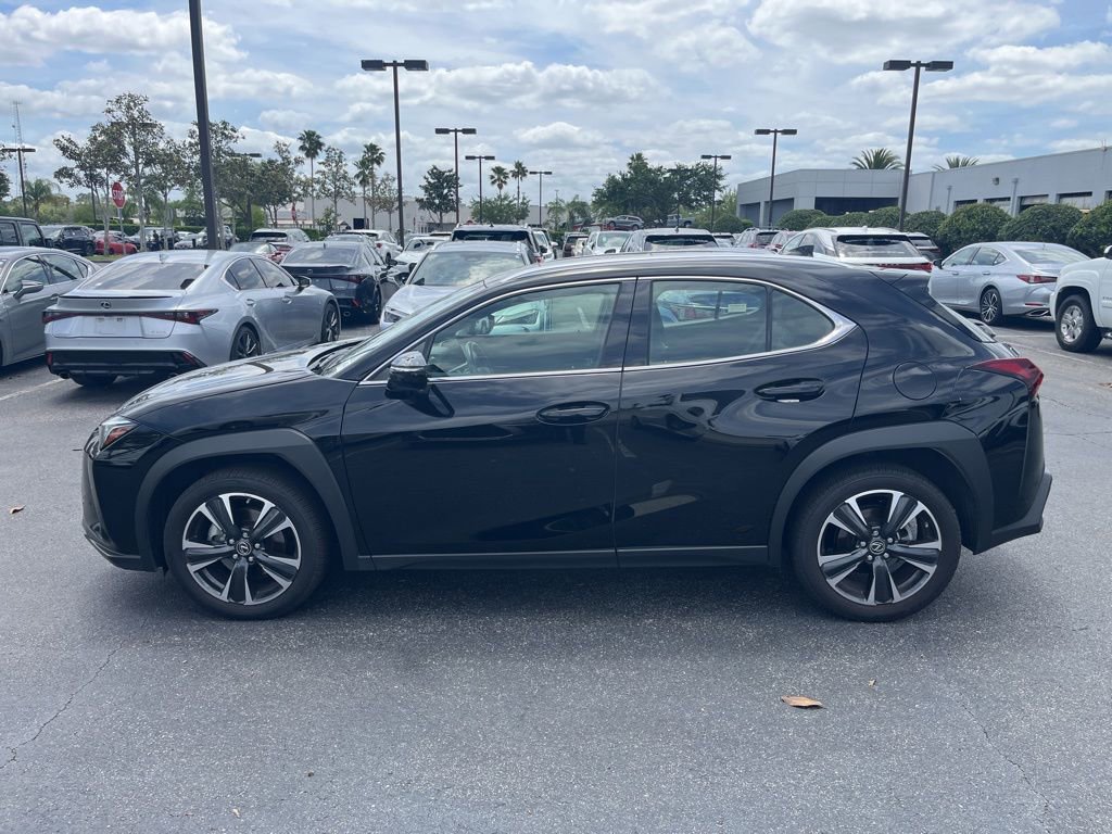 Used 2024 Lexus UX 250h FWD image 2