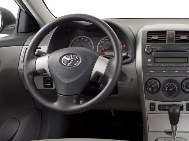 Used 2013 Toyota Corolla LE FWD image 9