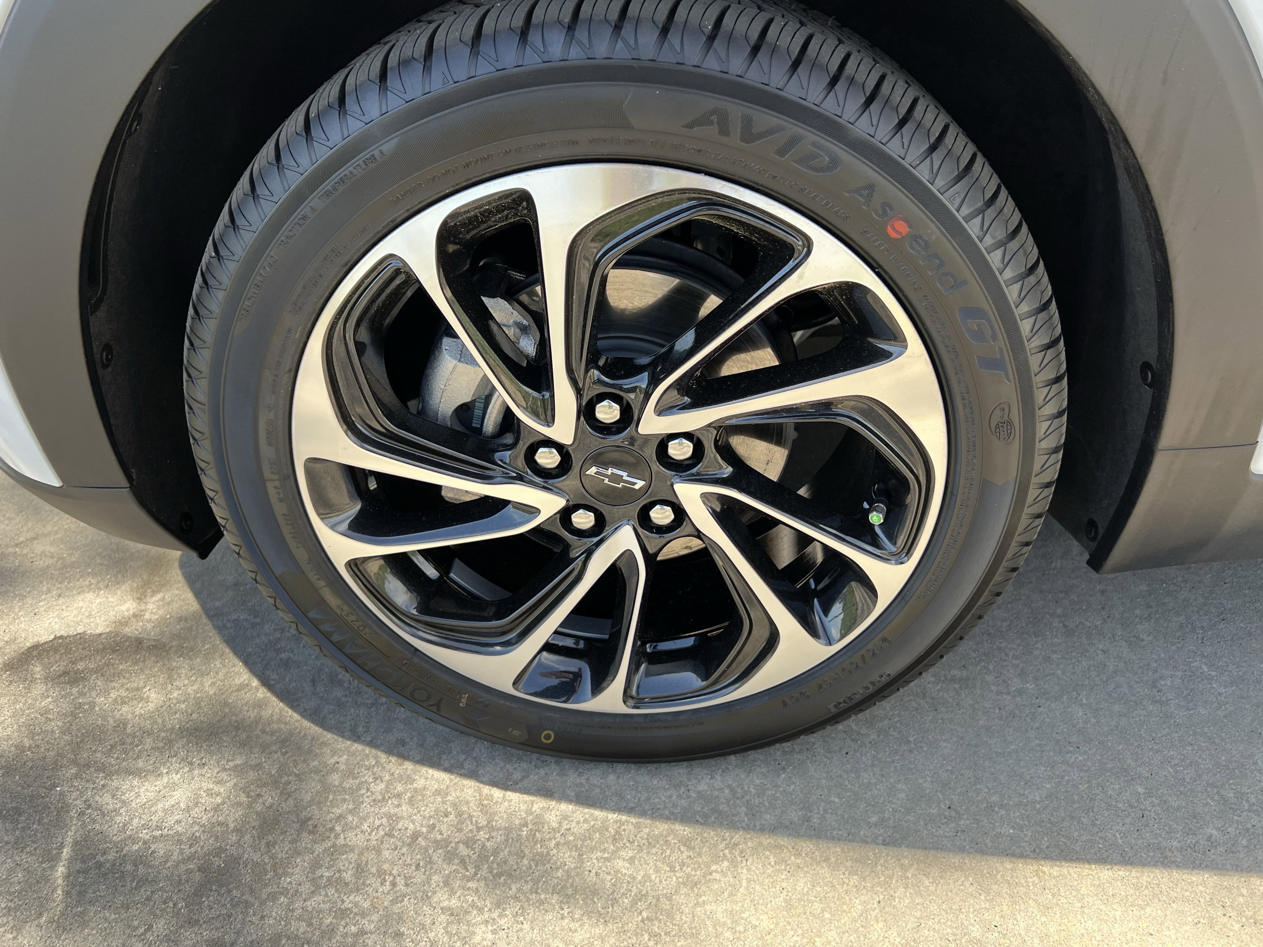 Used 2023 Chevrolet Bolt EUV Premier w/ Sun & Sound Package image 13