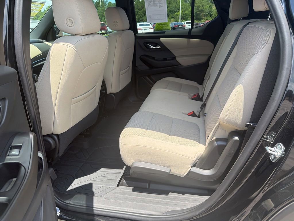 Used 2024 Chevrolet Traverse LS FWD image 17