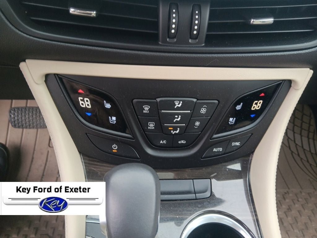 Used 2020 Buick Envision Premium w/ Driver Confidence Package AWD/4WD image 29