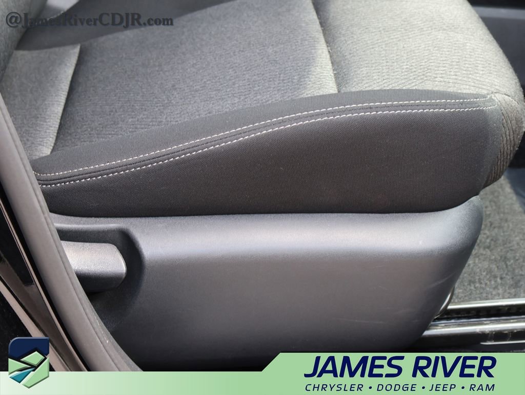 Used 2025 Nissan Rogue SV FWD image 10