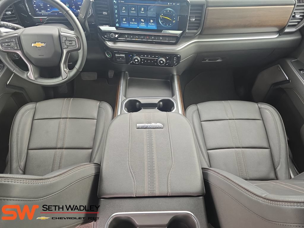 Used 2024 Chevrolet Silverado 2500 High Country w/ High Country Premium Package AWD/4WD image 9