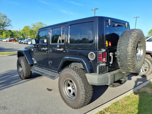 Used 2015 Jeep Wrangler Unlimited Rubicon w/ Connectivity Group AWD/4WD image 8