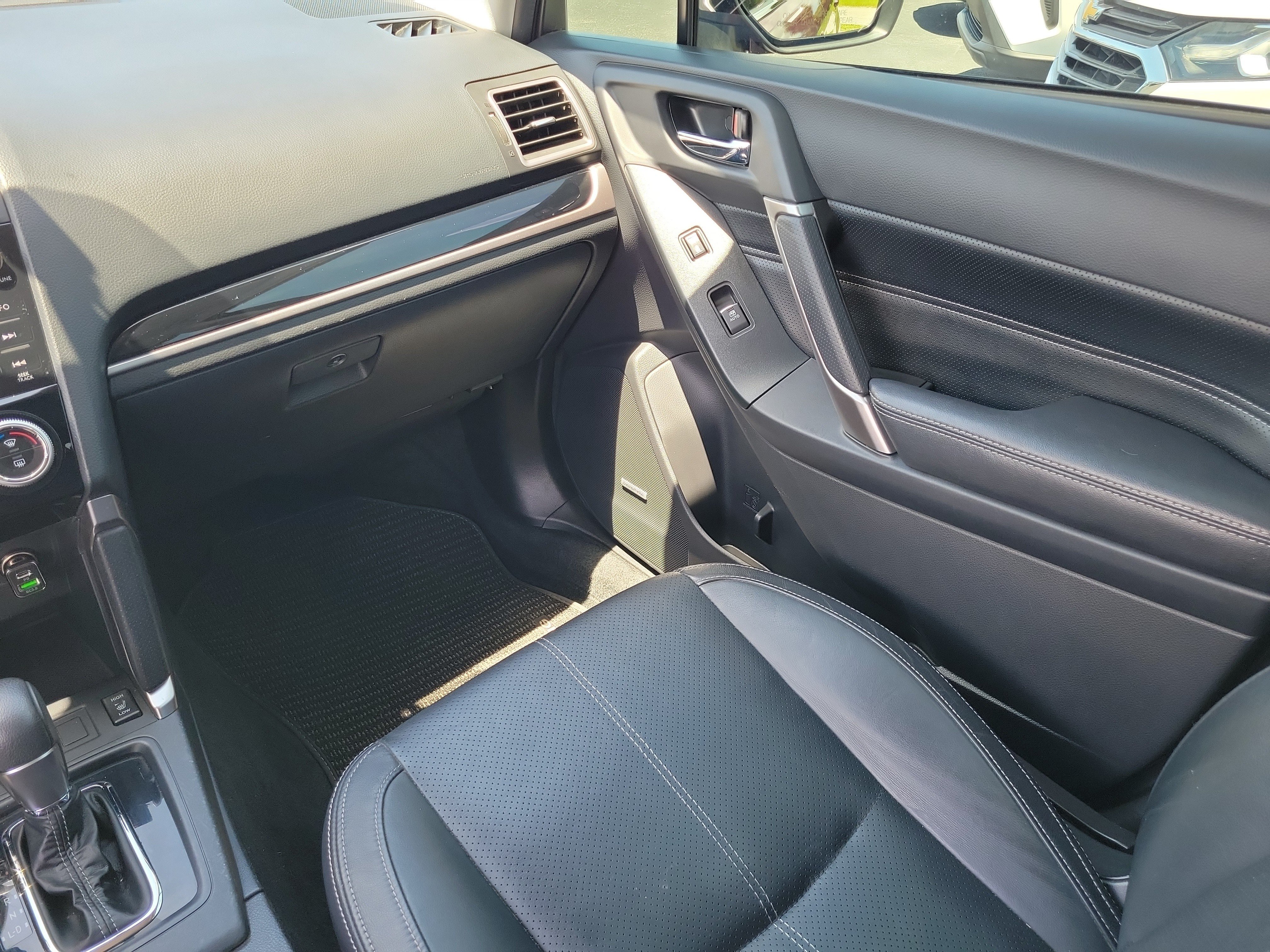 Used 2017 Subaru Forester 2.5i Touring AWD/4WD image 17