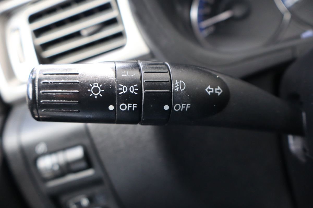 Used 2010 Subaru Forester 2.5X Premium AWD/4WD image 32