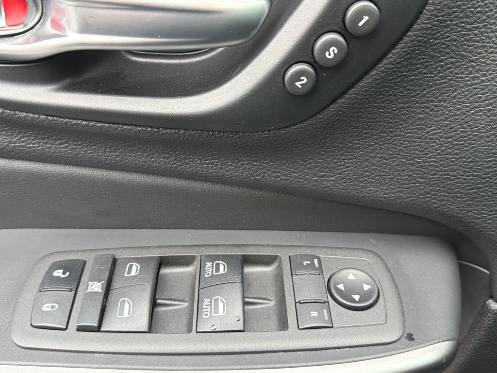Used 2022 Jeep Cherokee Limited AWD/4WD image 52