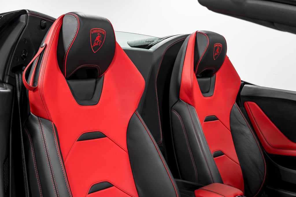 Used 2023 Lamborghini Huracan EVO RWD image 32
