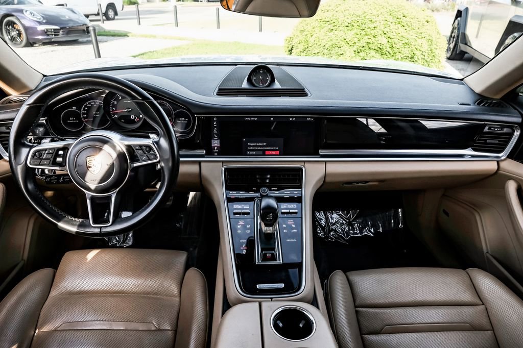 Used 2018 Porsche Panamera 4 image 11