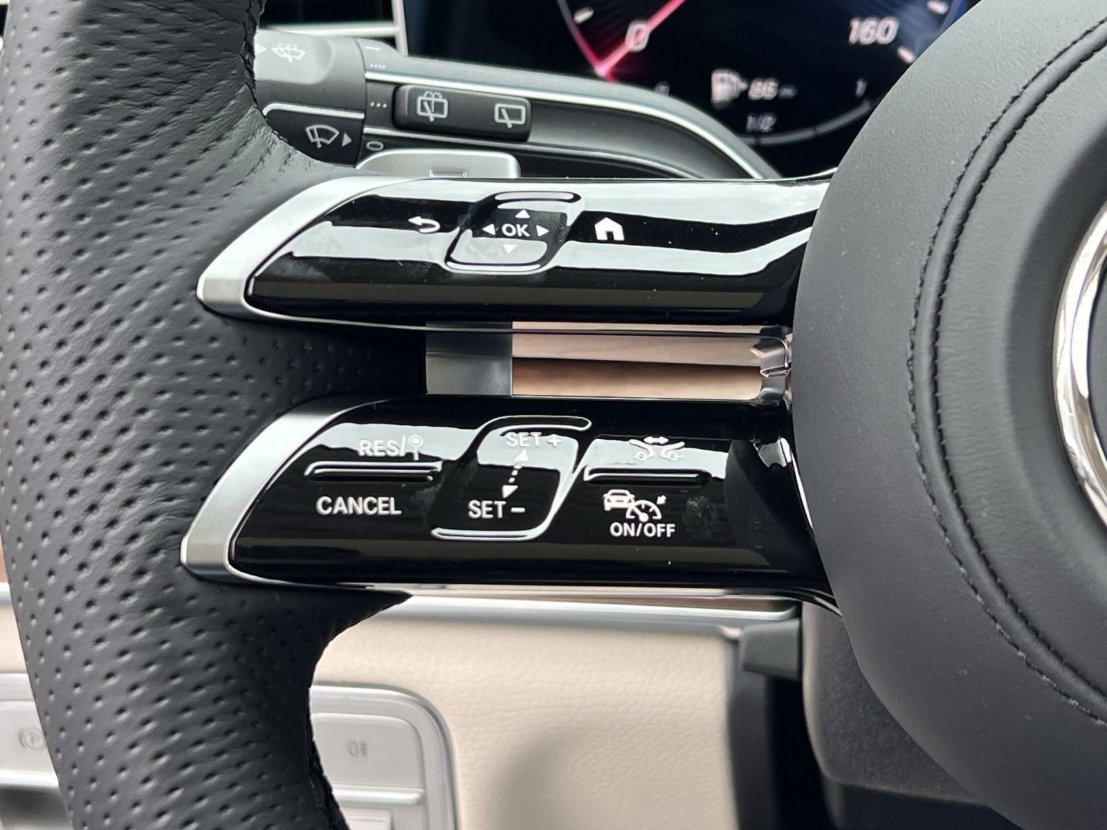 New 2026 Mercedes-Benz GLS 450 4MATIC image 38