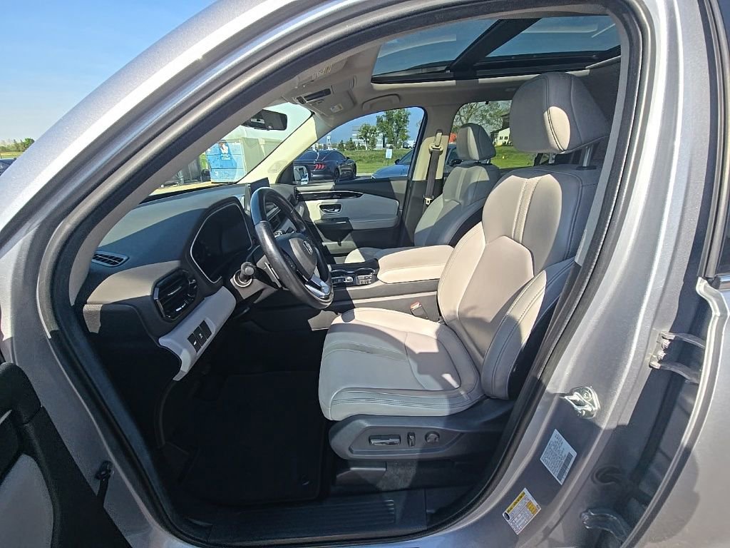 Used 2024 Honda Pilot Touring image 14