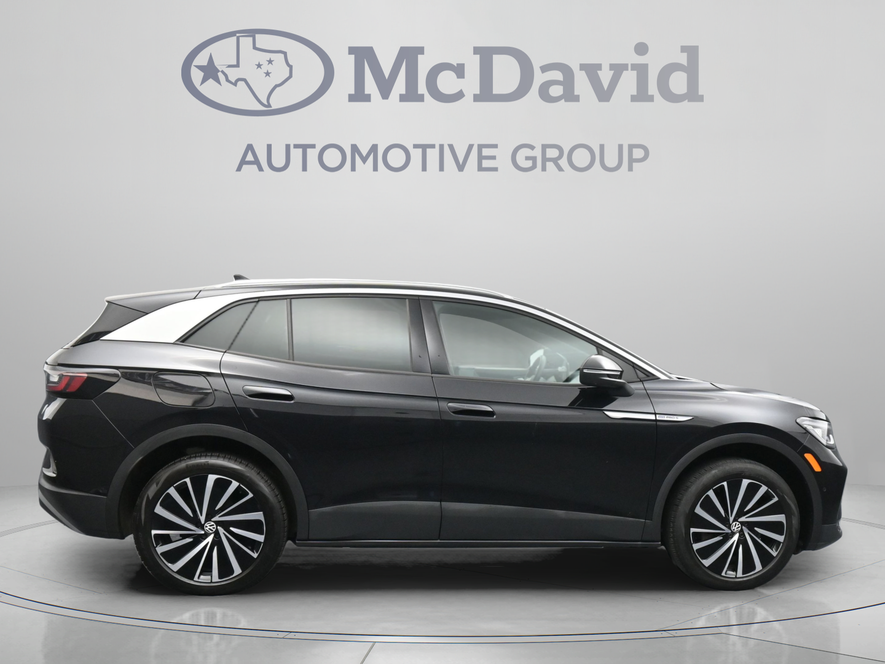 Used 2023 Volkswagen ID.4 Pro S Plus AWD/4WD image 9