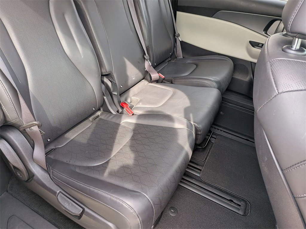 Used 2024 Kia Carnival LX image 26