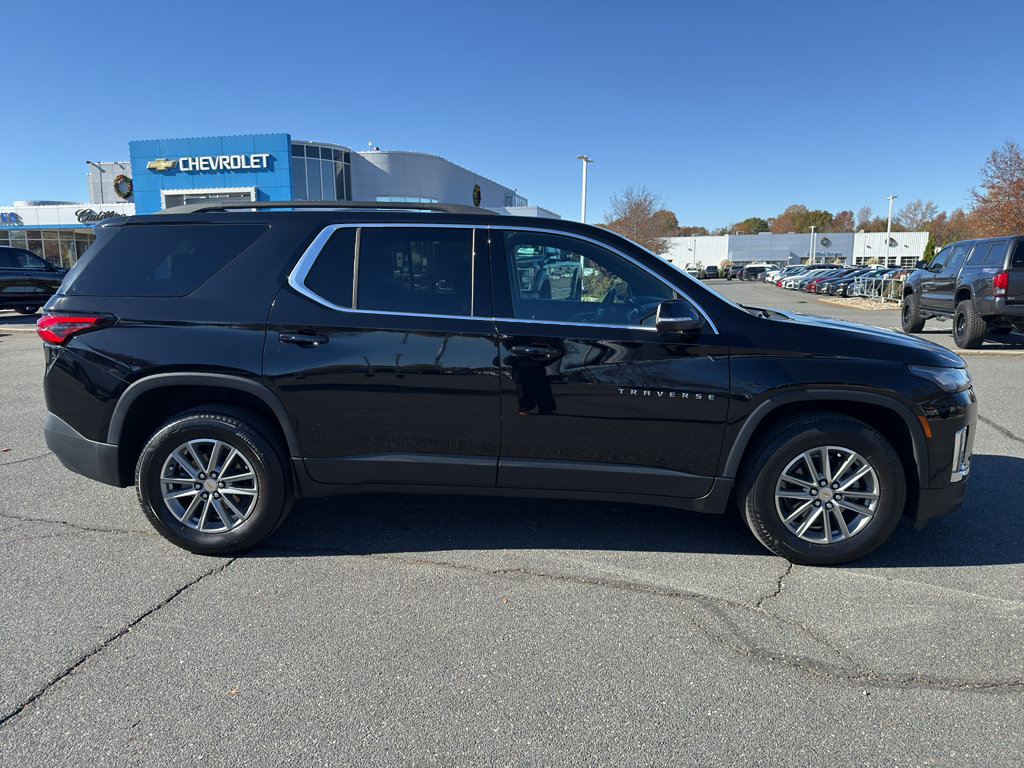 Used 2023 Chevrolet Traverse LT image 8