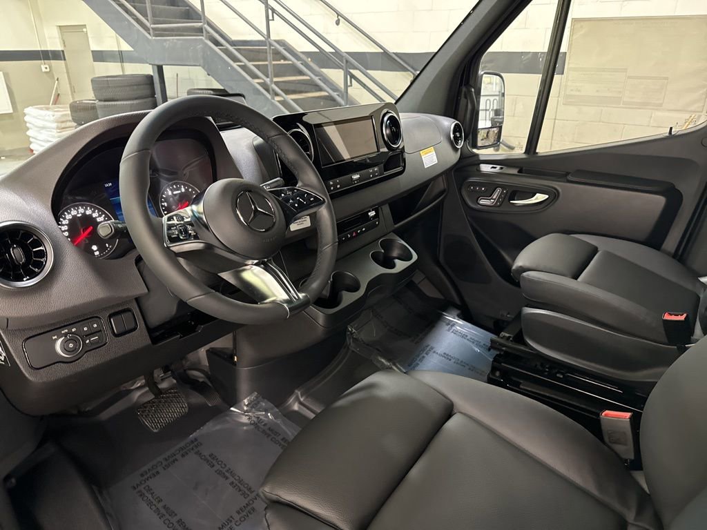 New 2025 Mercedes-Benz Sprinter 2500 image 12