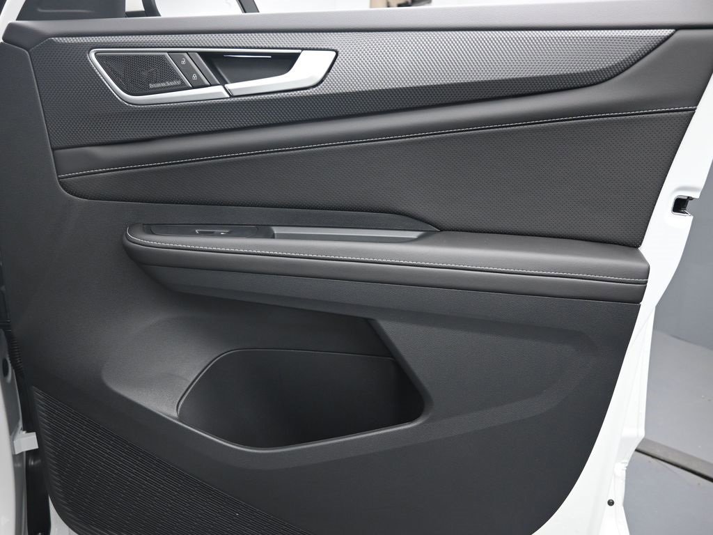 New 2025 Volkswagen Atlas Cross Sport SEL Premium R-Line image 31