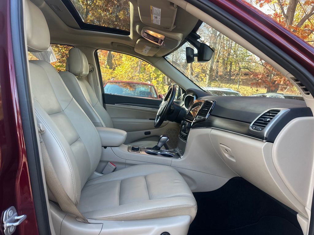 Used 2021 Jeep Grand Cherokee Limited image 15