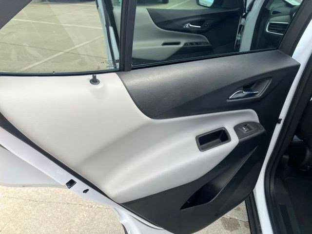 Used 2022 Chevrolet Equinox LS w/ LS Convenience Package FWD image 18